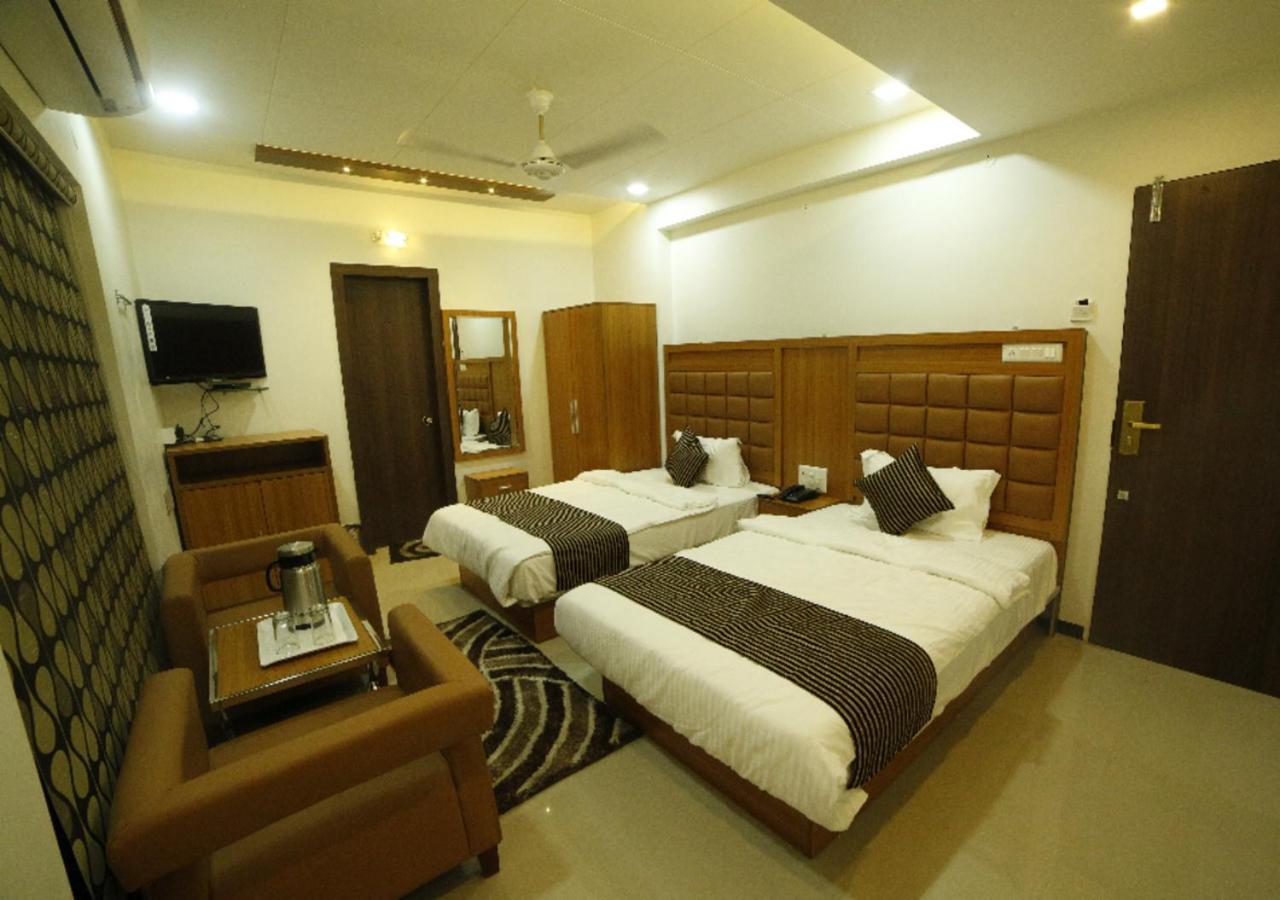Hotel Swagatam Inn Rajkot Exterior foto
